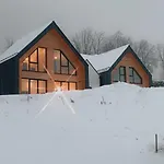 The Valley Queens シャレー ボヴェツ