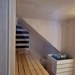 The Valley Queens シャレー ボヴェツ