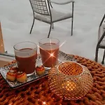 シャレー The Valley Queens