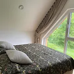 シャレー The Valley Queens *