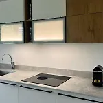 The Valley Queens シャレー ボヴェツ