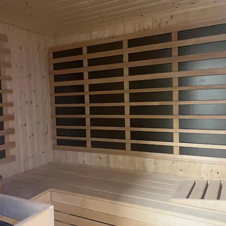 シャレー The Valley Queens ボヴェツ