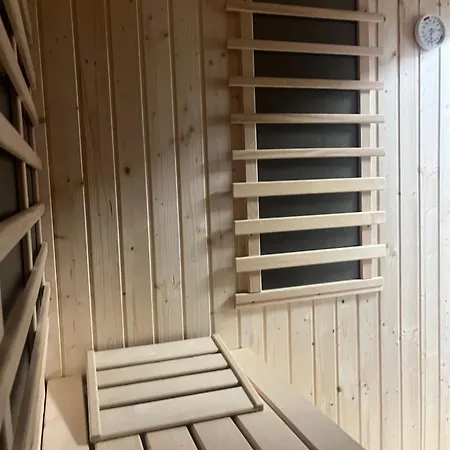 シャレー The Valley Queens