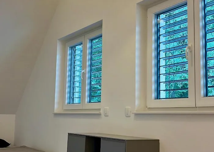 The Valley Queens בקתה